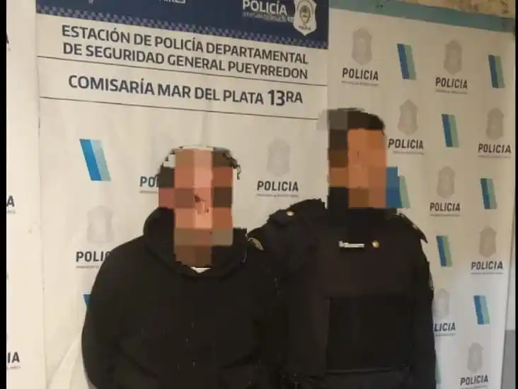Vecinos retienen a un hombre en el patio de una vivienda del sur tras encontrarlo con sanitarios robados