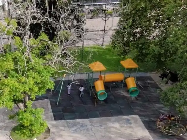 Comienzan trabajos de renovación en la plaza 25 de Mayo