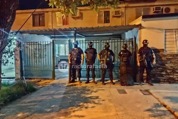 Robo Calificado: La AIC realizó  tres allanamientos en Barrio Jardín, todos con resultados positivos