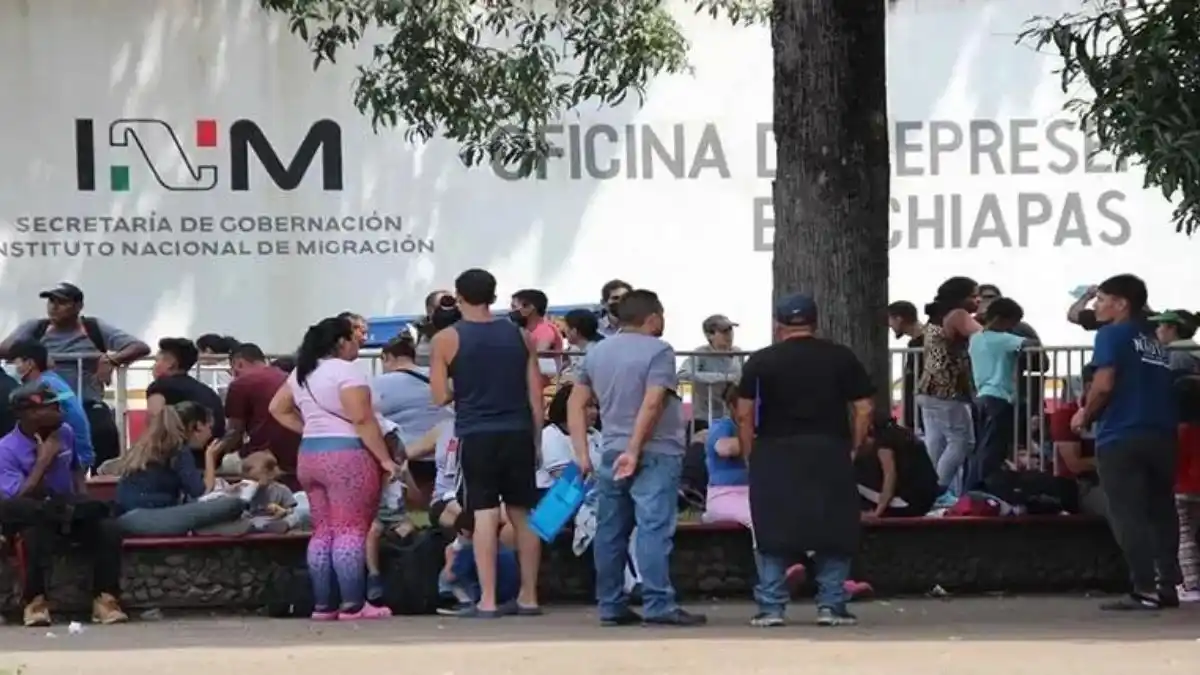 ¡No hay cama pa’ tanta gente! Con ola de migrantes llega la escasez de alimentos a la frontera sur de México
