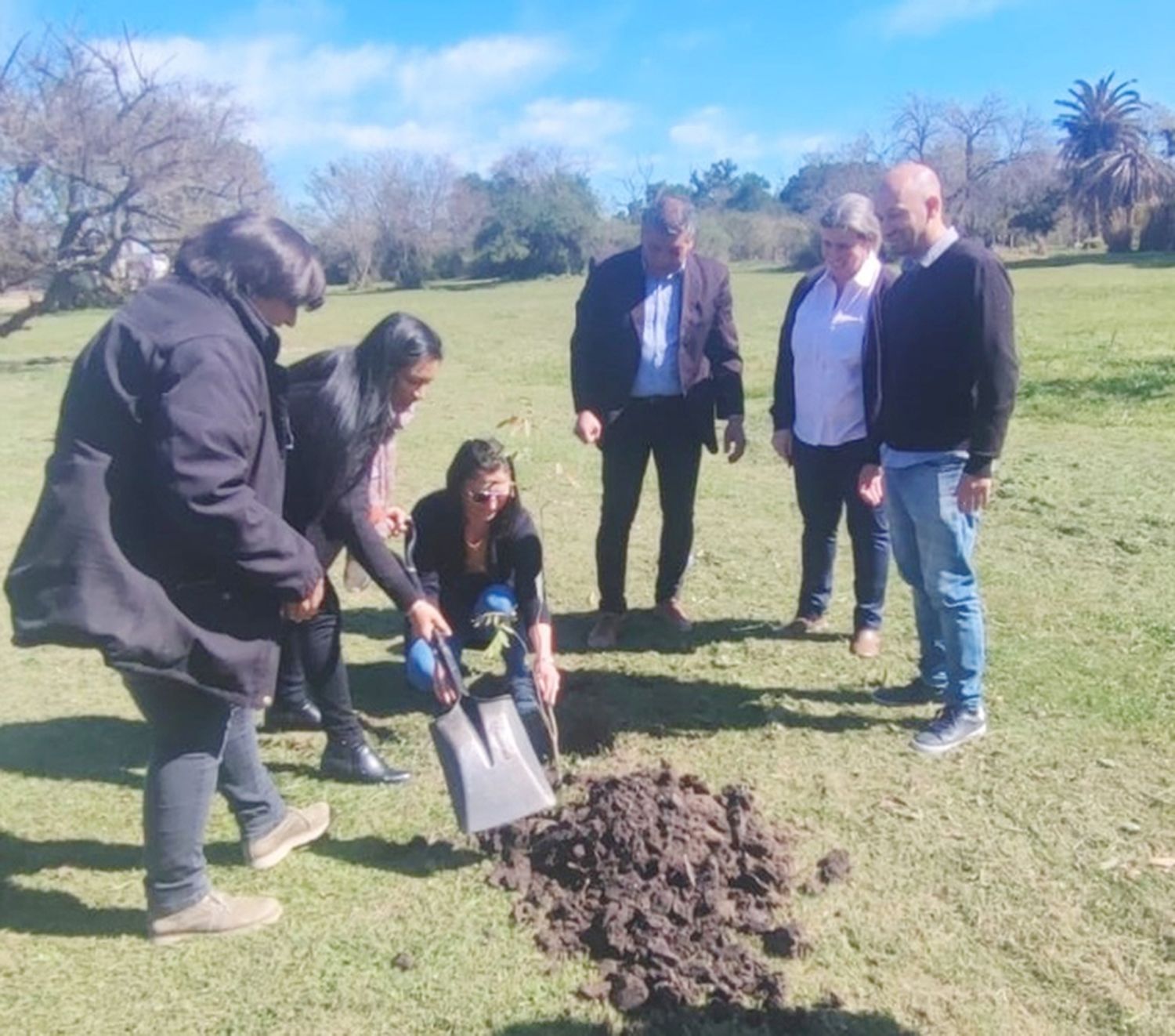 CARU reinició la entrega de árboles nativos