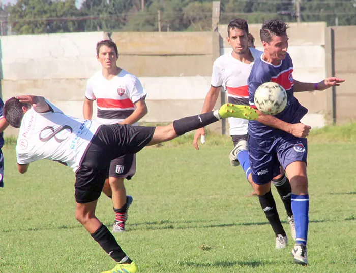 Regional: clasificaron cinco  equipos locales a los play off