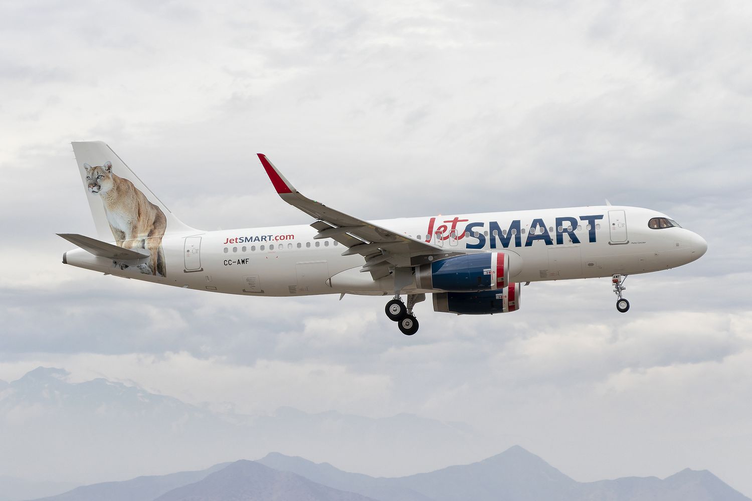 JetSMART aumentará frecuencias a Bogotá y Cali desde Santiago de Chile