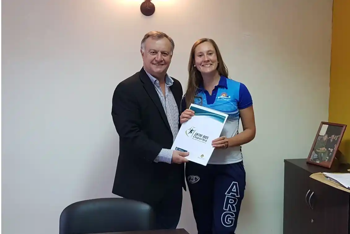 Lucía Kindebaluc recibió una ayuda económica del gobierno provincial para participar del Campeonato Mundial de Patín Artístico