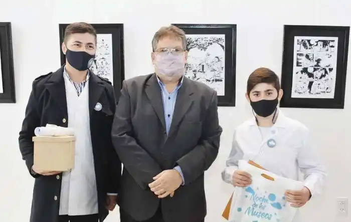El intendente Francolini  entregó kits educativos a  alumnos y docentes participantes