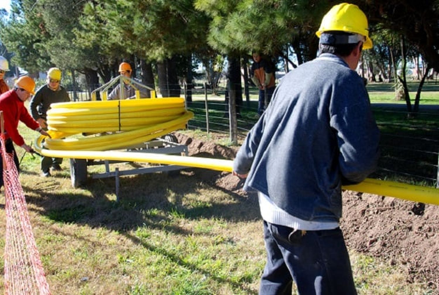 Gualeguaychú: Firmaron el contrato para el cruce del gasoducto por el río