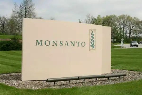 Europa aprobó la compra de Monsanto por parte de Bayer