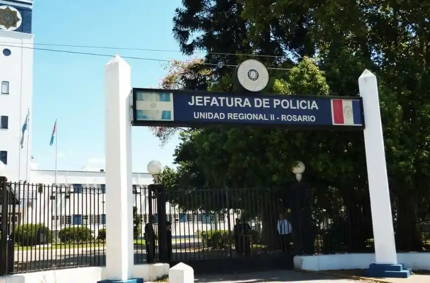 Detuvieron a un policía por pedir una coima de 1.000 pesos a un motociclista en un control