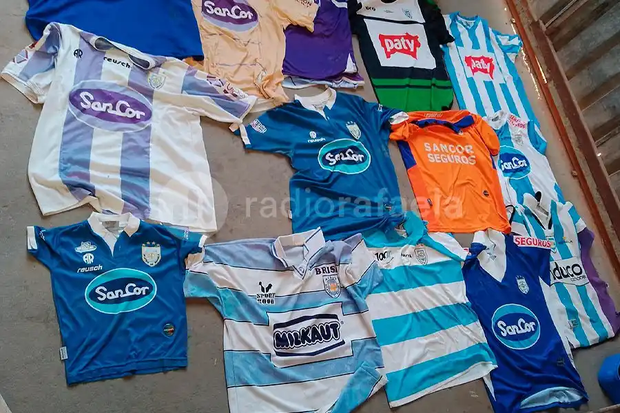 Lo atraparon con una bolsa llenas de prendas reliquia de Atlético de Rafaela
