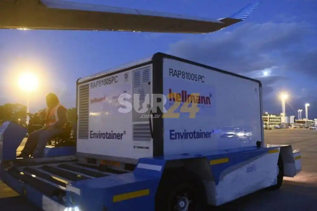 Arribó al país el vuelo con 371.200 dosis de la vacuna Sinopharm