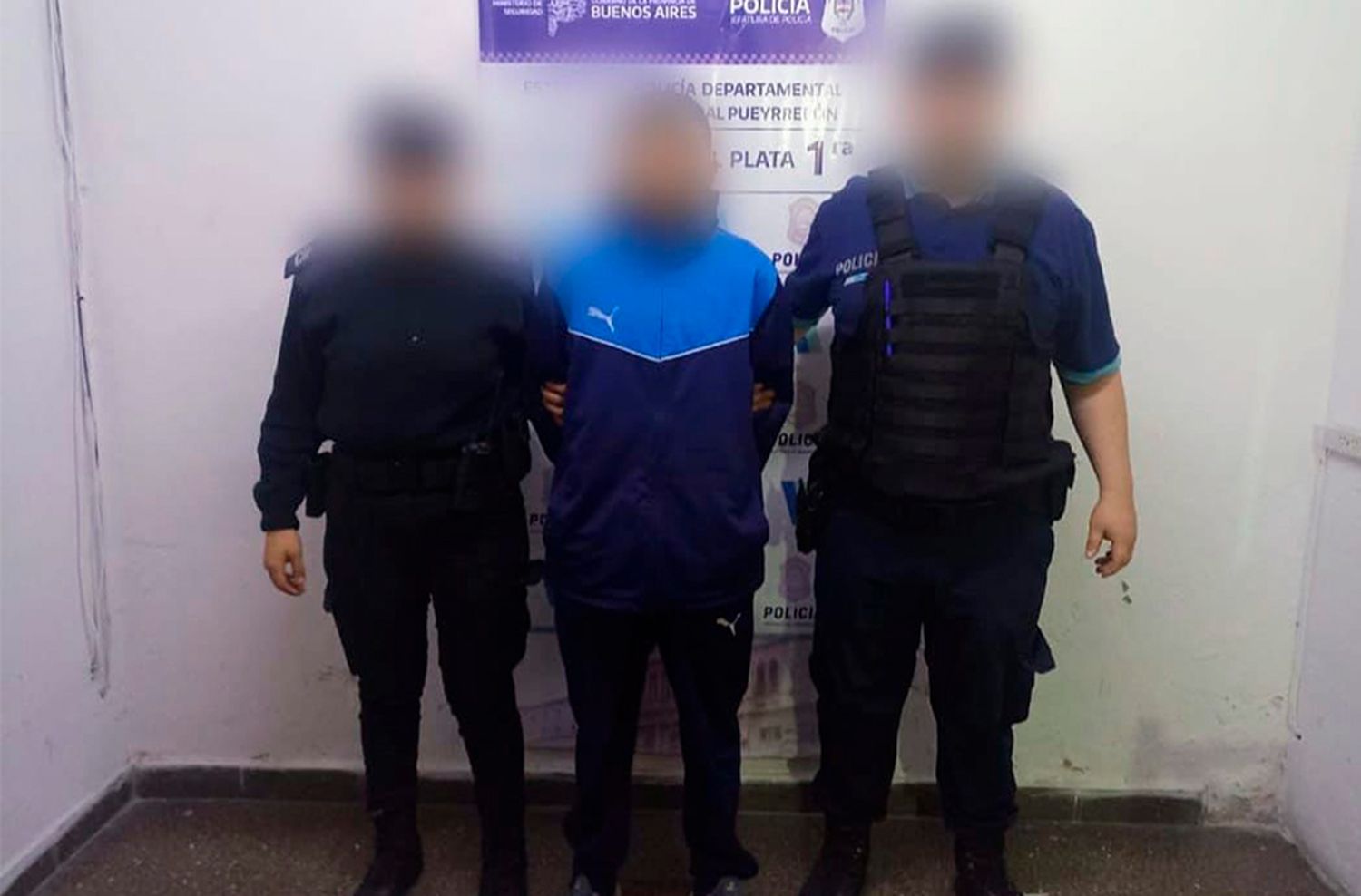 Detienen a tres jovenes malviventes que rompieron acceso del shopping peatonal