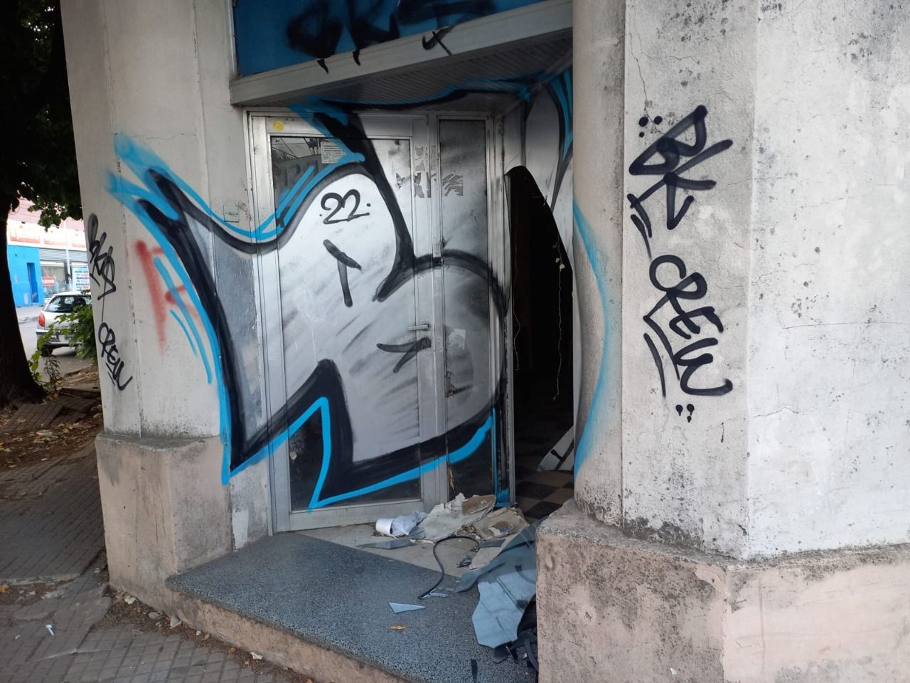 Vandalismo en el hotel Marconi: “Un peligro”