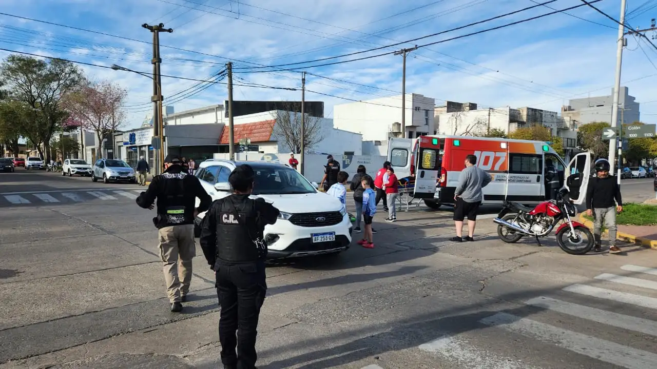 accidente fuerte choque siniestro vial rafaela ambulancia sies 107 av. luis fanti - 1