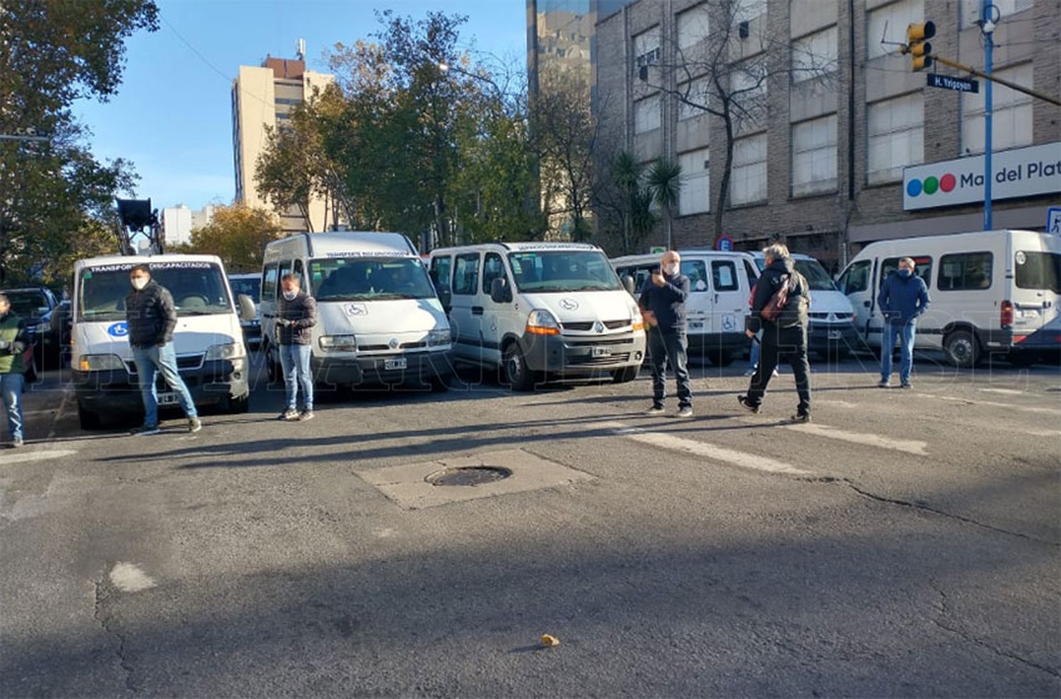 Transportistas de personas con discapacidad protestaron en el Municipio