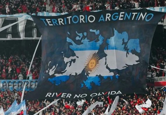 Escala la polémica con Conmebol por la prohibición de usar banderas de Malvinas en las canchas argentinas