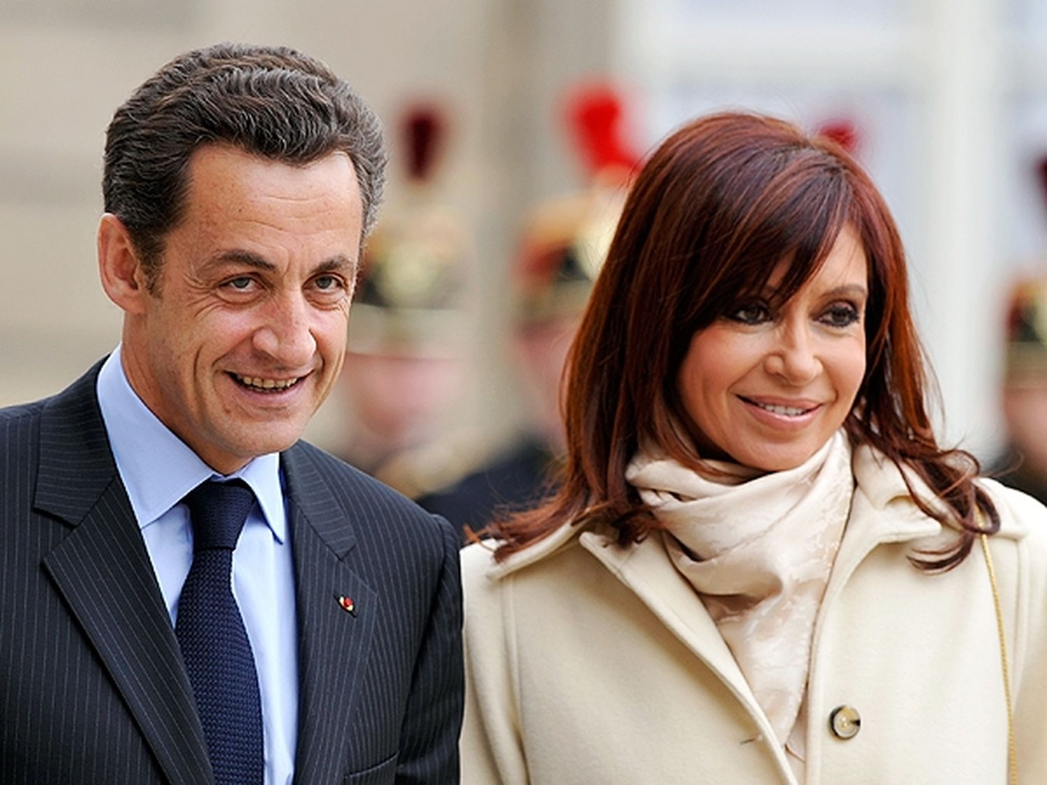 En Argentina, Sarkozy criticó "el control de cambios" del Gobierno de Cristina Fernández