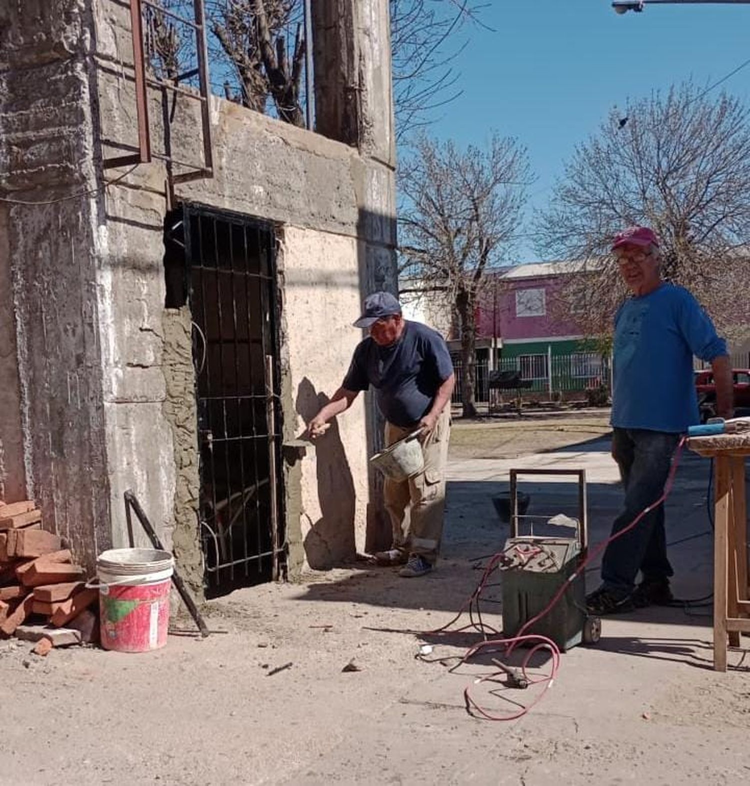 El gobierno municipal comenzó a reparar el tanque de agua del barrio Mateo Fernández 