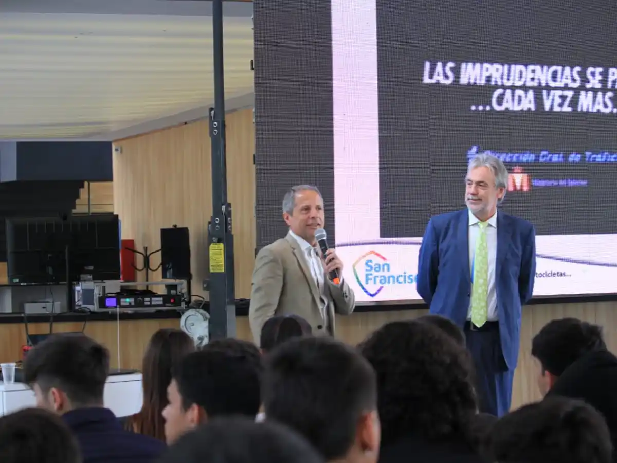 Primera licencia de conducir: adolescentes, entre el aprendizaje y la responsabilidad