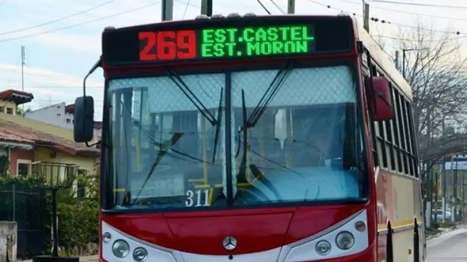 Moreno: Paro en ocho líneas de colectivos por asalto y golpes a un chofer