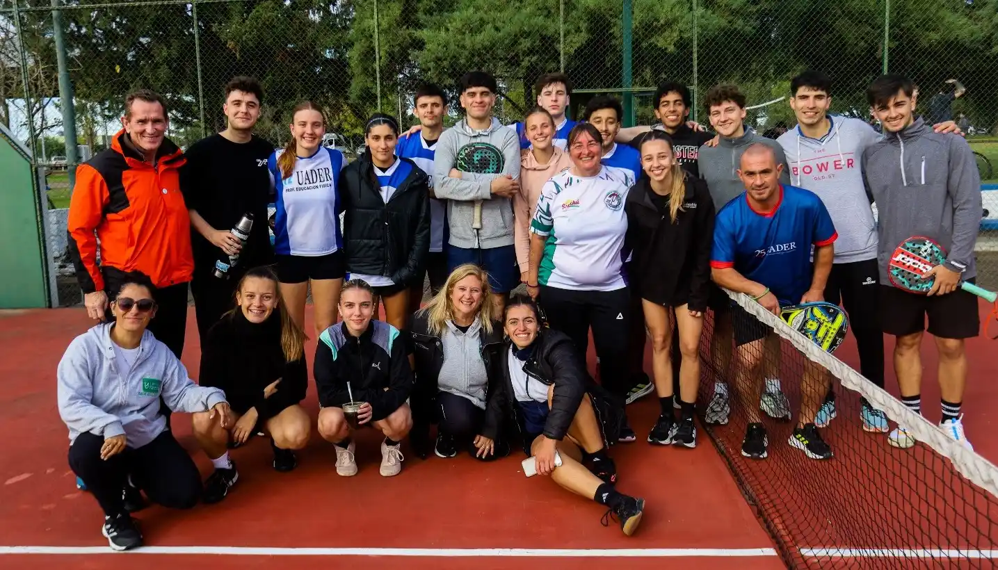 Comenzaron los festejos por los 25 años de UADER-
Participó una delegación de la F.C.V. y S. de Gualeguay