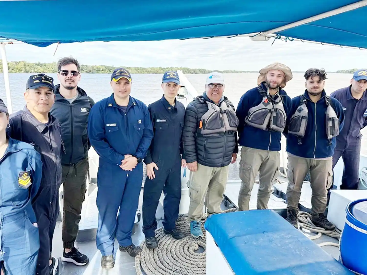 El buque científico Leloir realiza un monitoreo ambiental en el parque provincial Islas y Canales Verdes