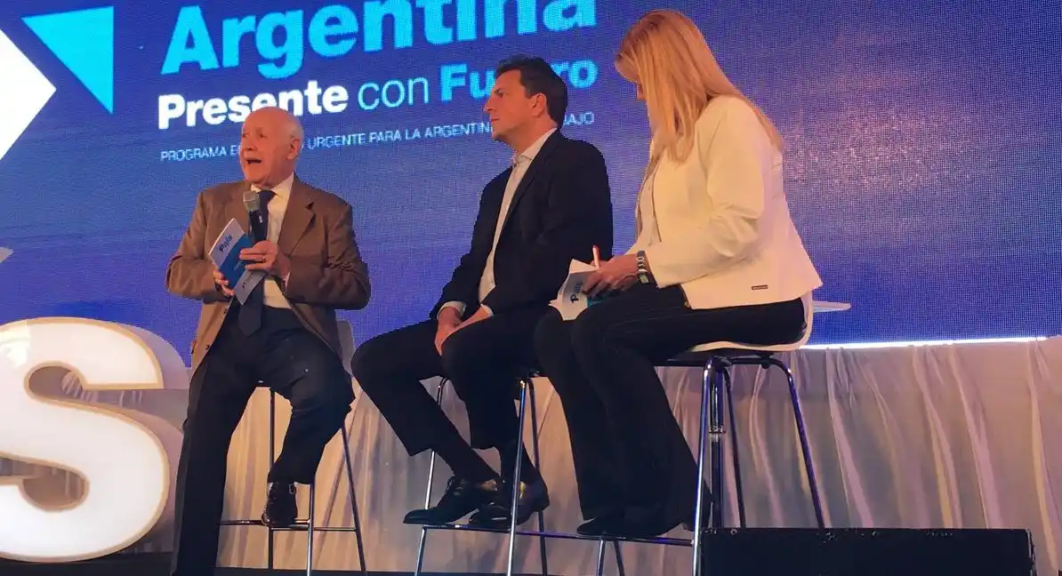 Roberto Lavagna advierte que la suba del dólar es un "problema"