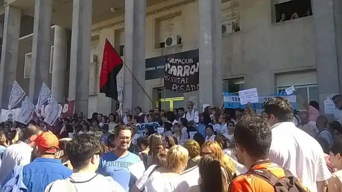 Anunciaron nuevo paro en reclamo de los trabajadores despedidos en el Hospital Posadas
