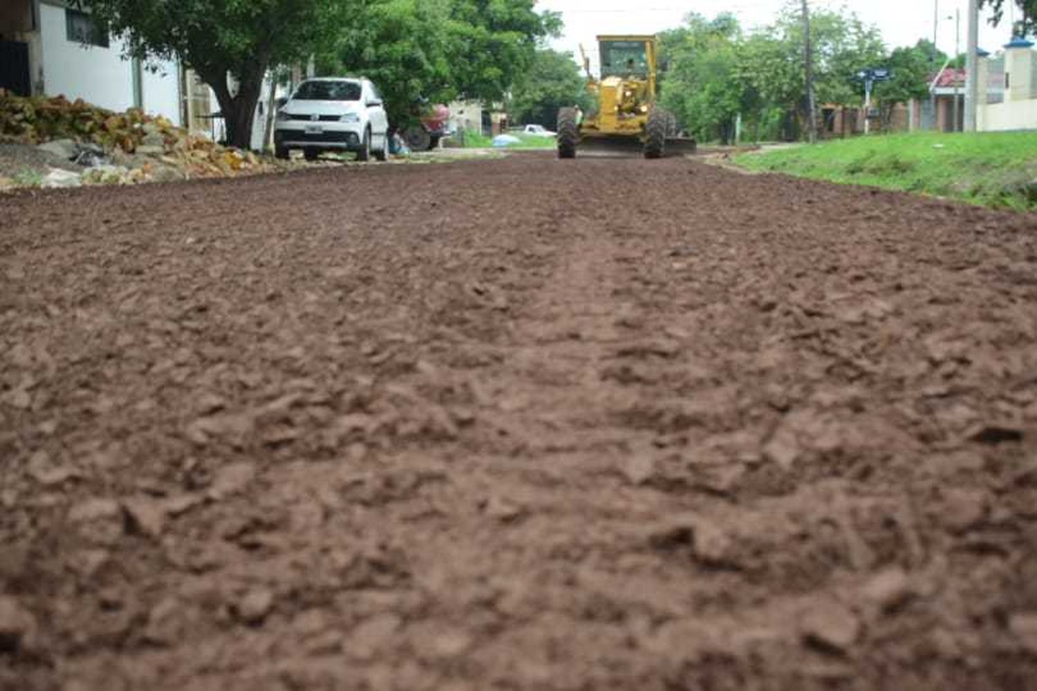 Amplio plan de limpieza y arreglo de calles en diferentes barrios capitalinos