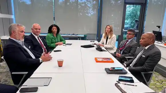 IVÁN DUQUE MUESTRA al alcalde de Nueva York «las bondades» del Estatuto Temporal para venezolanos