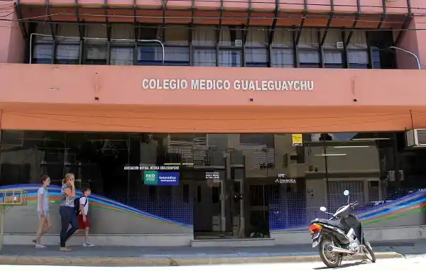 PAMI arregló con una empresa privada y dejó afuera al Colegio Médico