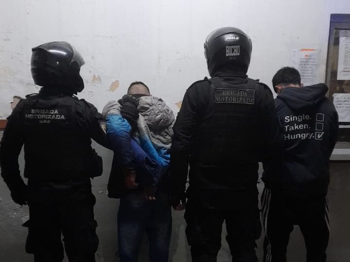 Dos detenidos por un escruche a un negocio en la zona sur.