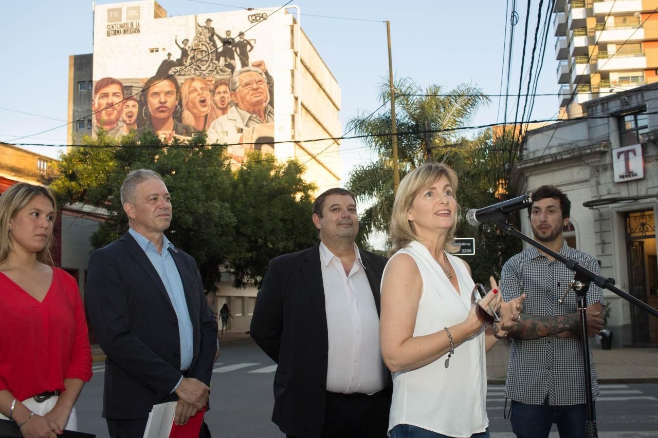 Un mural conmemora el Centenario de la Reforma Universitaria