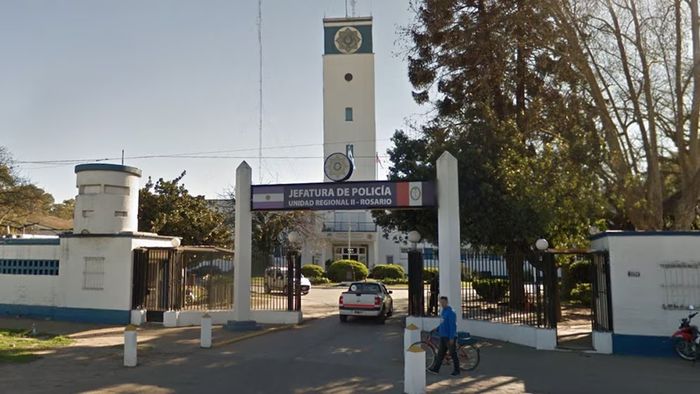 Detuvieron a un comisario de Santa Fe por defraudación con fondos públicos destinados a combustible para patrulleros - 2