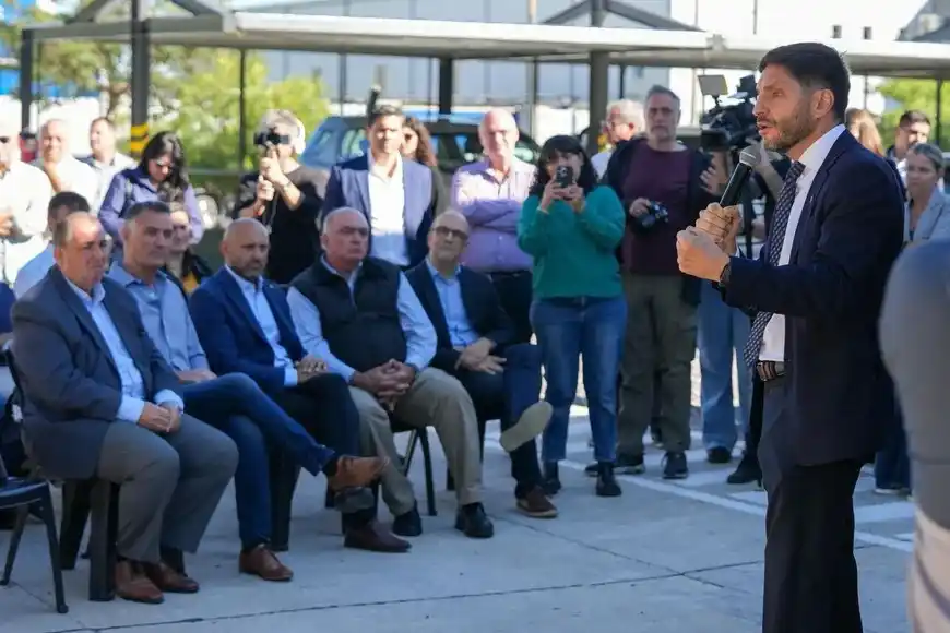 Santa Fe desafía la recesión: la obra pública y el alivio fiscal sostienen el empleo - 1