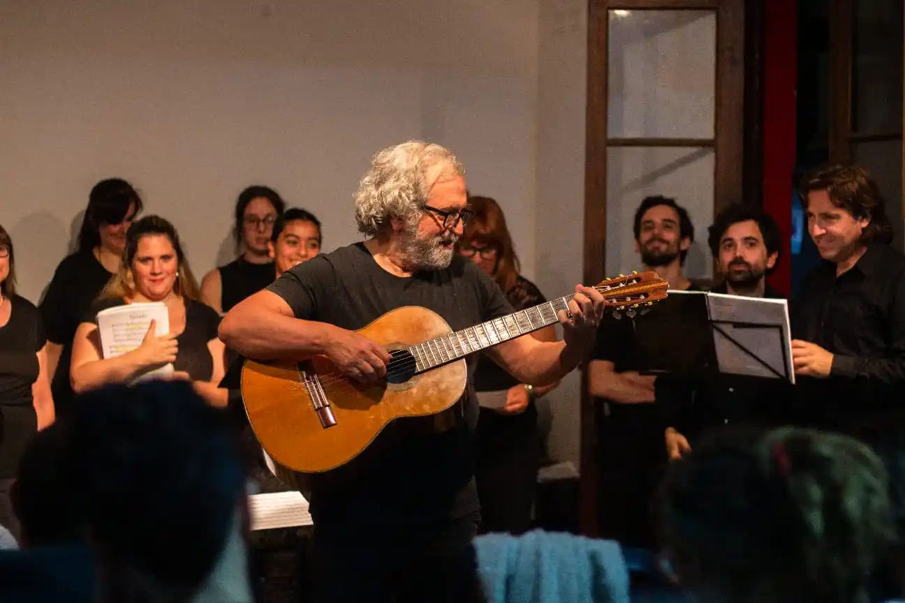 El Coro Universitario y la Escuela de Guitarras de la Unicen abren sus convocatorias