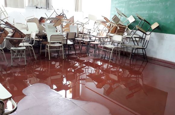 Se inundó la facultad de Ciencias Económicas y trabajan para mejorar el sistema pluvial