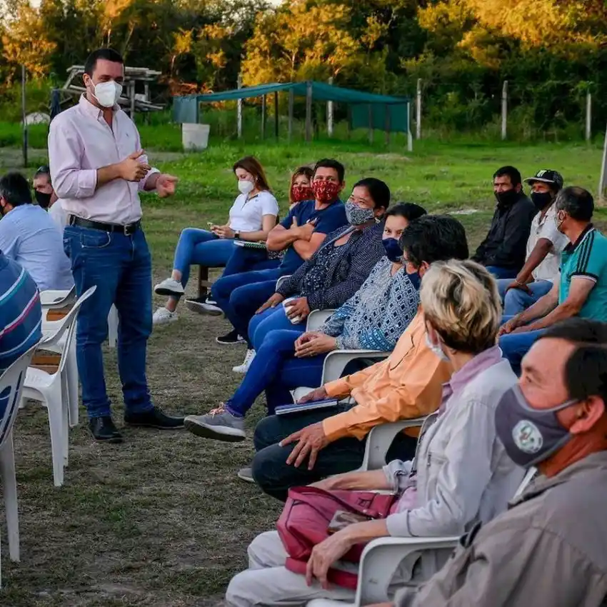 El vicegobernador Solís se reunió con pequeños productores de Loma Senés