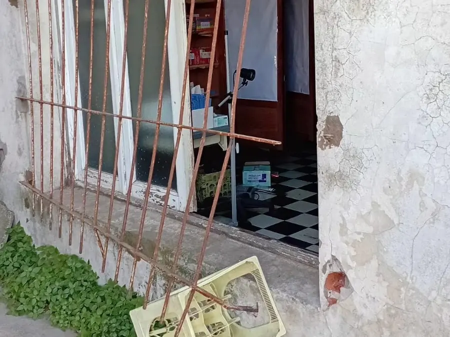 Huellas, del paso de malvivientes por la sede de la Fomento de Quequén