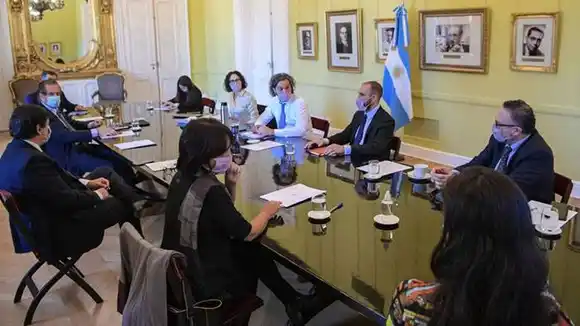 El Gobierno decidió prorrogar nuevamente la prohibición de despidos, ahora hasta fin de año