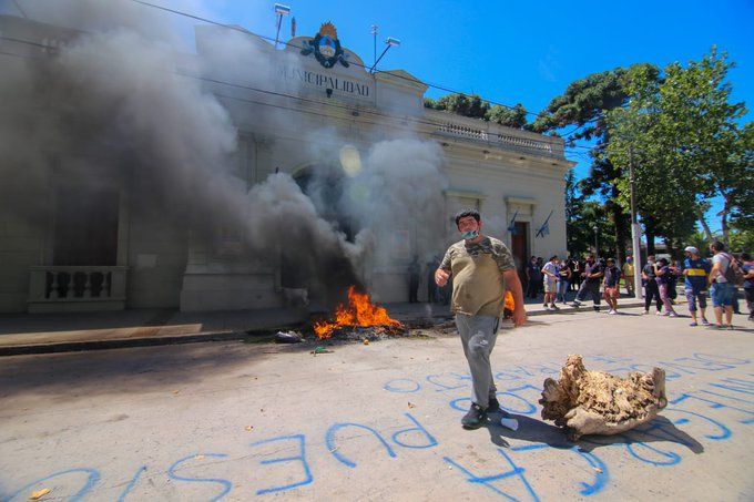 Intendentes kirchneristas se hartaron de Grabois: Mantegazza, con respaldo de Insaurralde, lo acusó de hacer "negocios con la pobreza"