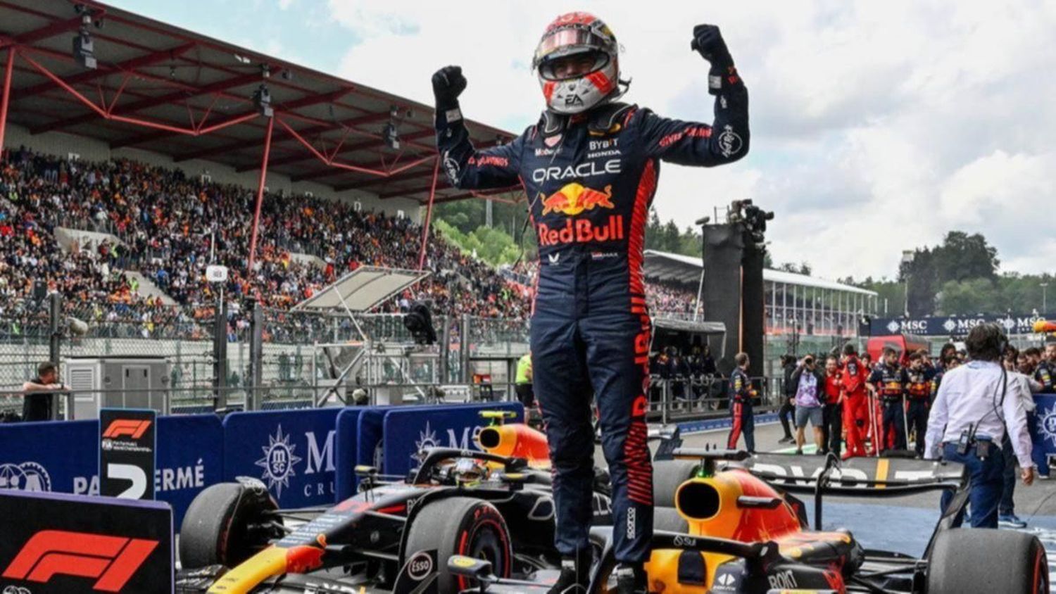 Max Verstappen se quedó con el trofeo con luces en el Gran Premio de Japón