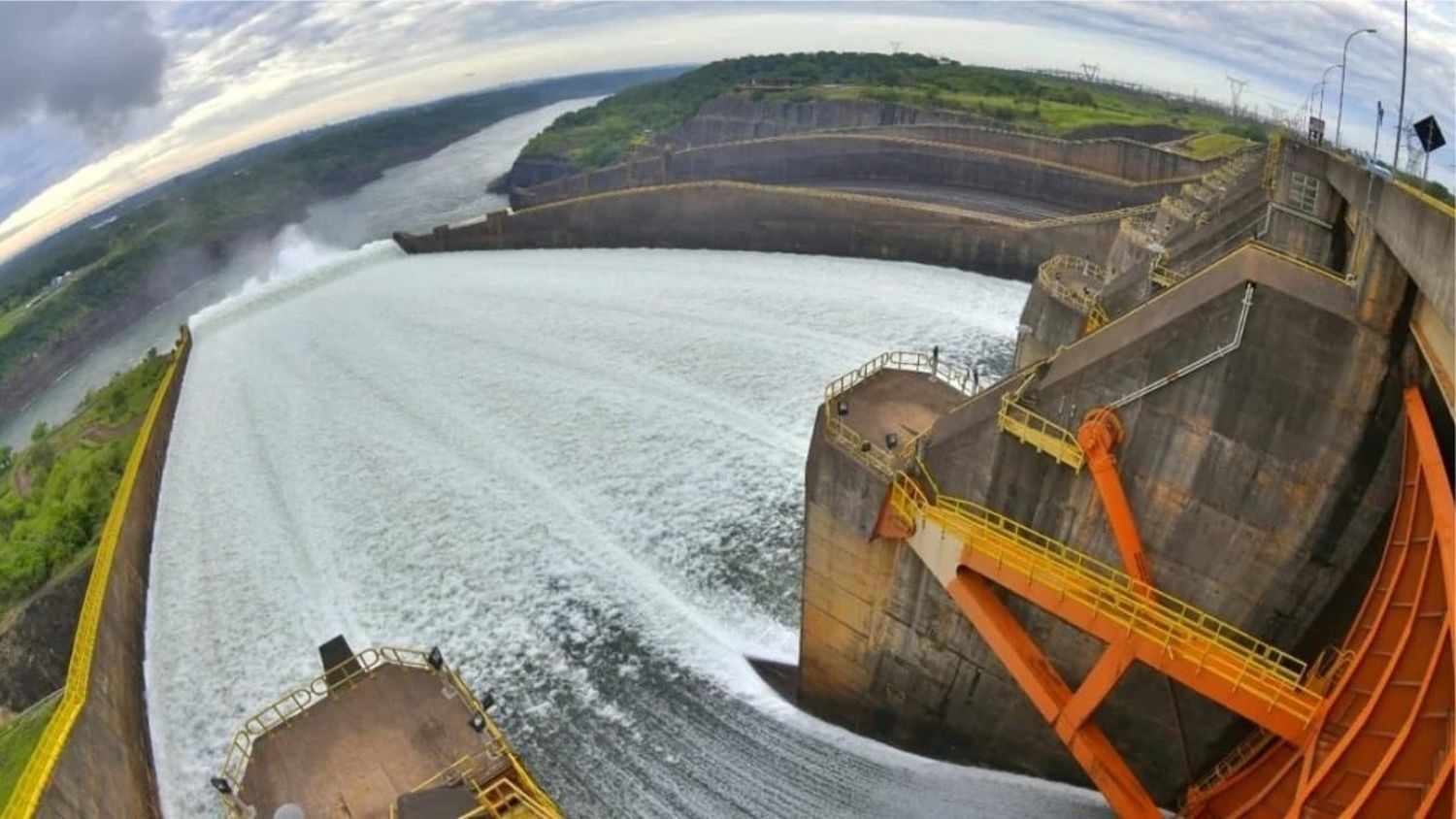 Bajante del río Paraná: abrieron las compuertas de la represa Itaipú y podría aliviarse el panorama en Santa Fe