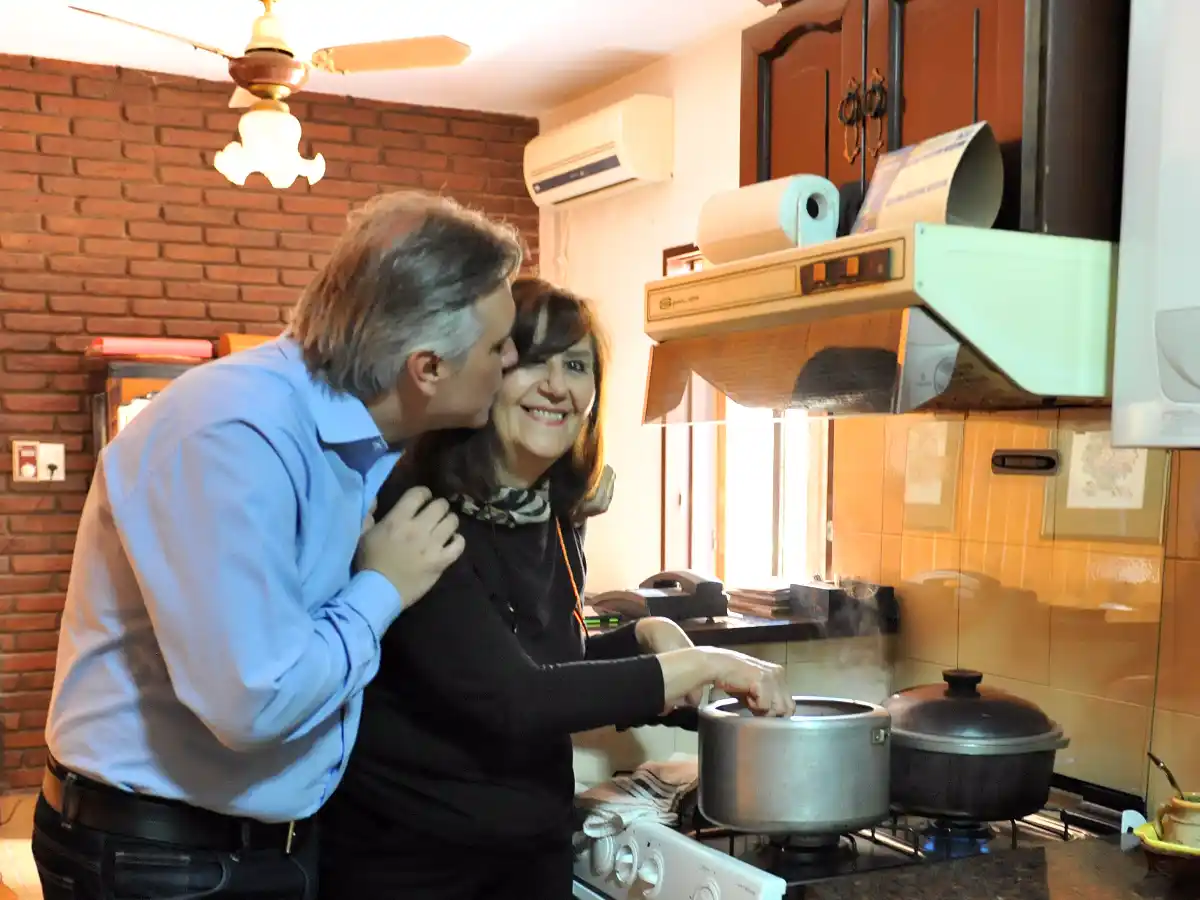 “Apoyo todo lo que emprenden y siempre estoy para  lo que necesiten”, asegura la madre de los Llaryora