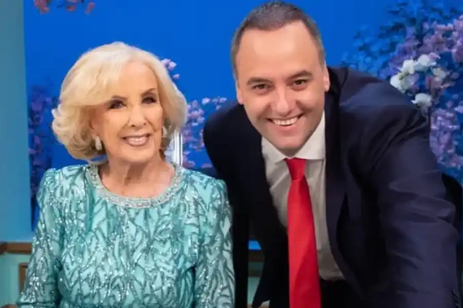 Mirtha Legrand lo cruzó a Adorni: "Vos sí te aumentaste el sueldo"