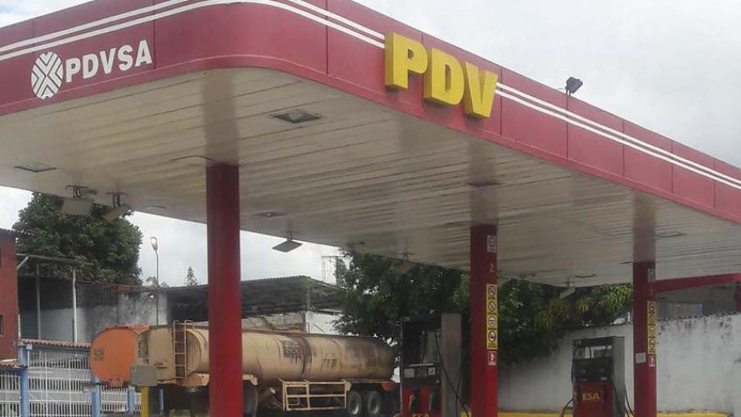 ¡Las colas interminables no se van! BOMBAS DE GASOLINA en occidente ESTÁN SECAS
