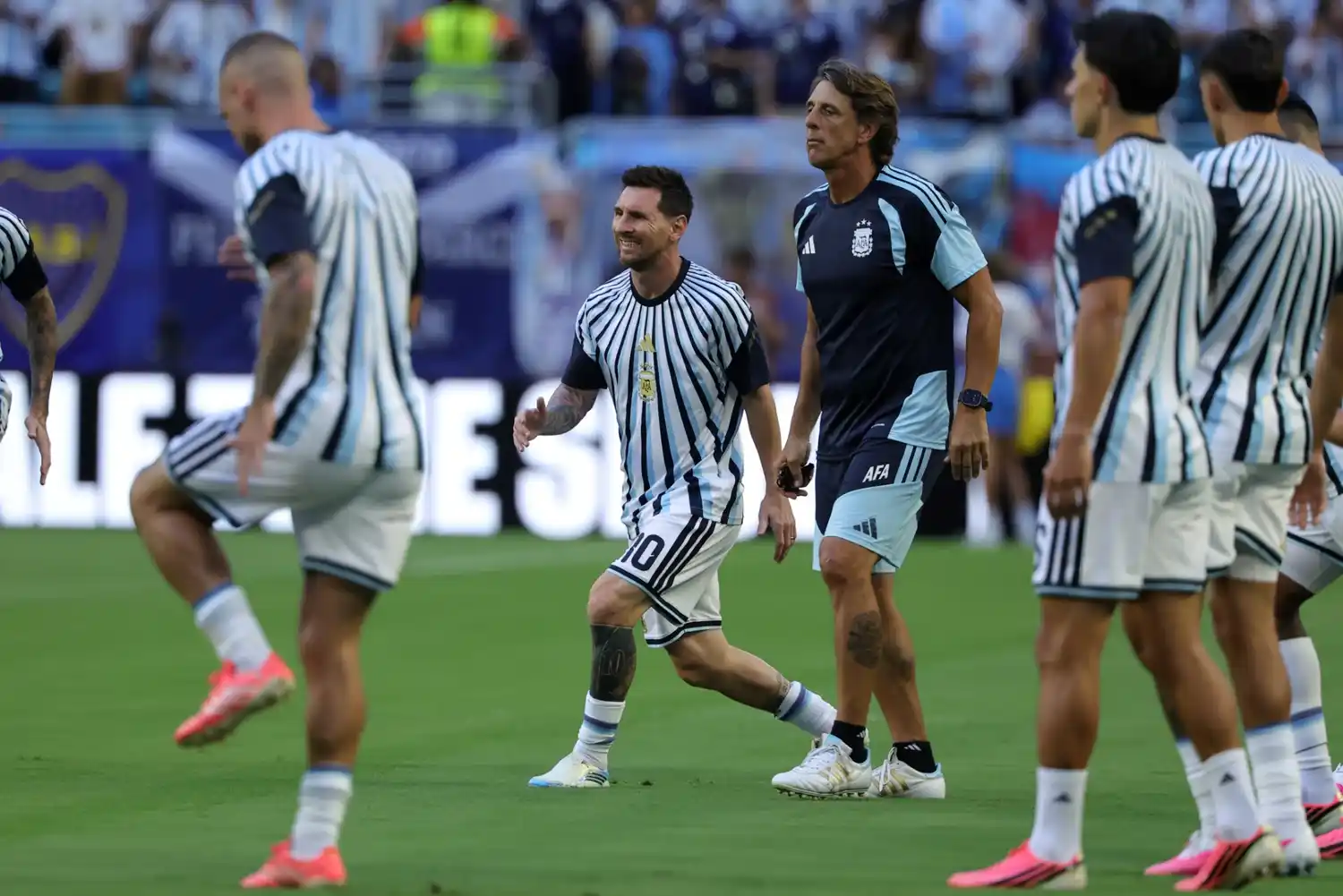 Argentina y Messi durante el precalentamiento en Miami.