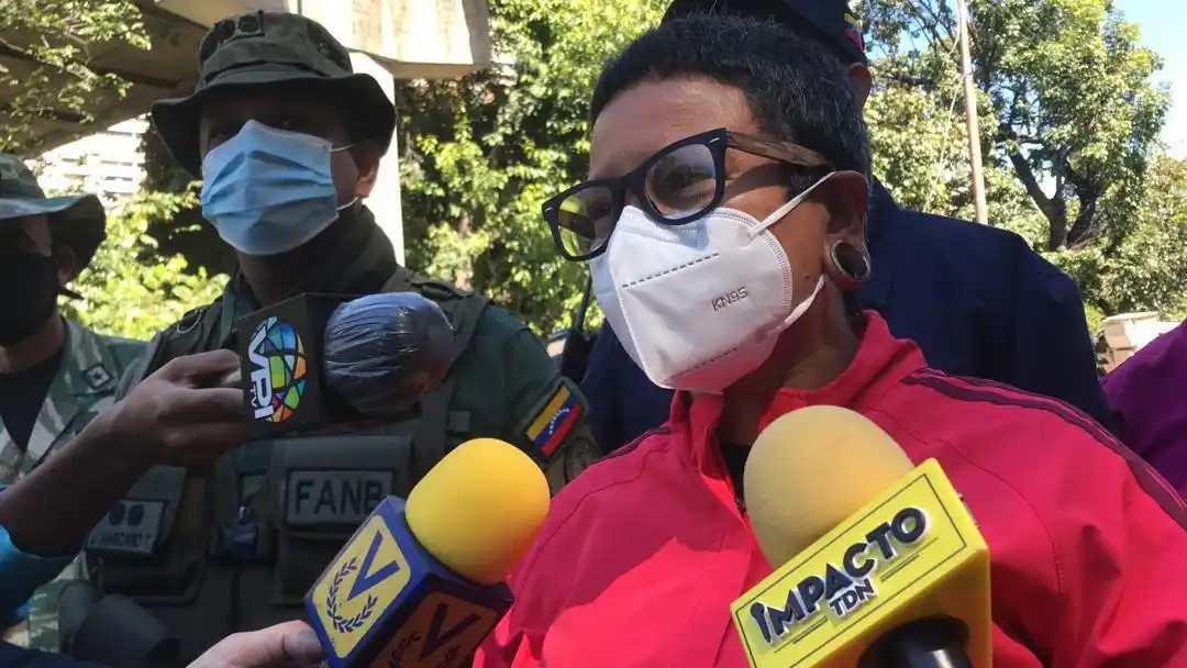 Investigan causas del desplome de pasarela peatonal en San Agustín