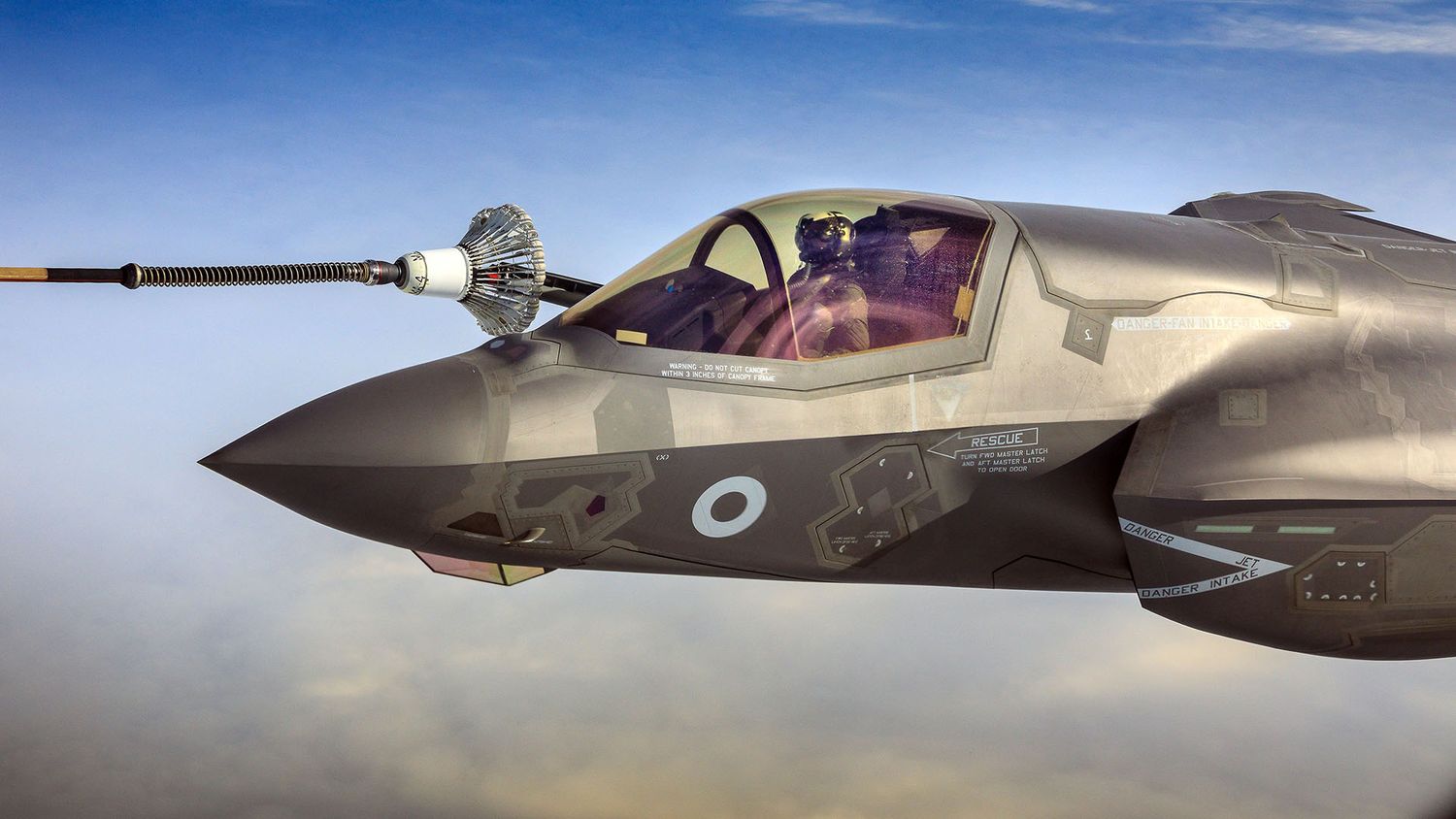 Inglaterra podría recortar sus pedidos de Lockheed Martin F-35B a la mitad