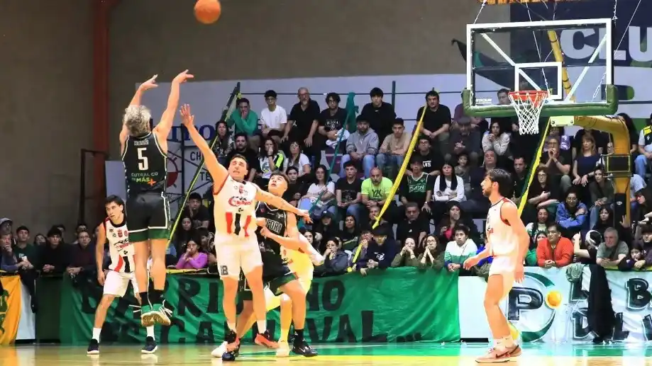 Lanzamiento perimetral de Augusto Rossi (Pérfora). (Foto de www.rionegro.com.ar).