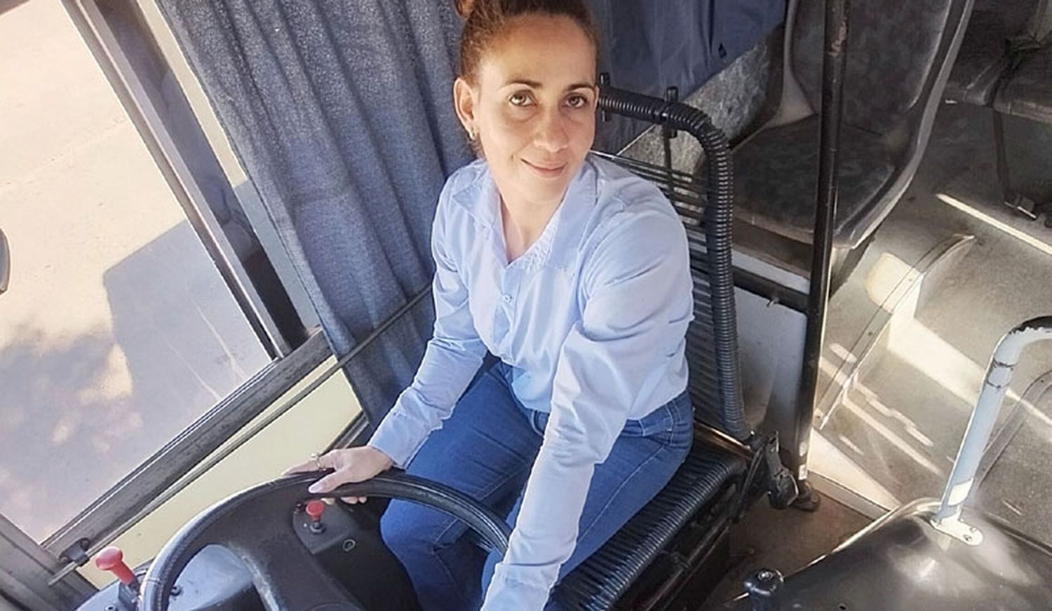 Concordia ya tiene su primera mujer chofer de colectivo